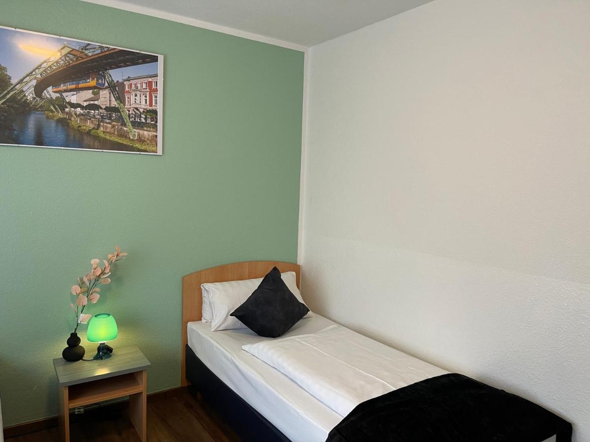 Residenz Hotel Wuppertal Bagian luar foto