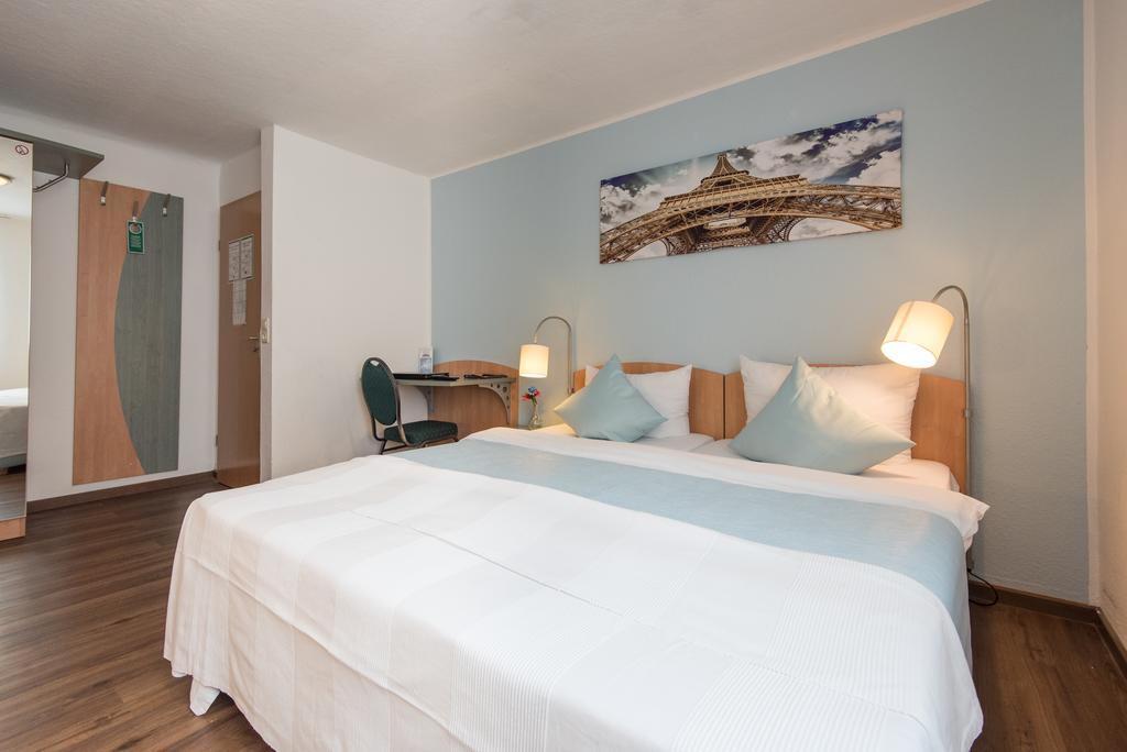 Residenz Hotel Wuppertal Bagian luar foto